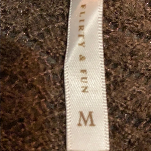 Women’s top size medium - Picture 3 of 3